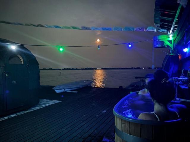 Houseboat Uitzicht Over Veluwemeer, Natuurlokatie, Prachtige Vergezichten بيدينغويزين المظهر الخارجي الصورة